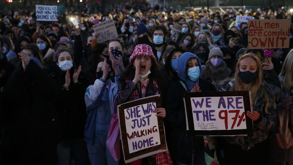 Indignación en el Reino Unido tras el asesinato de Sarah Everard, las mujeres exigen más seguridad en las calles