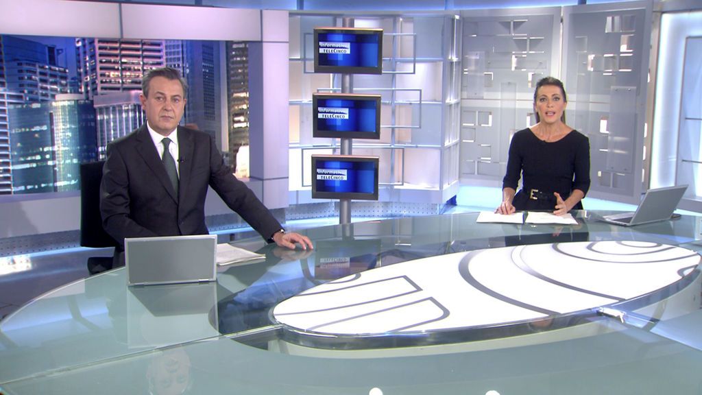 Con José Ribagorda y Ángeles Blanco Informativos Telecinco 2021 Noche 13/03/2021