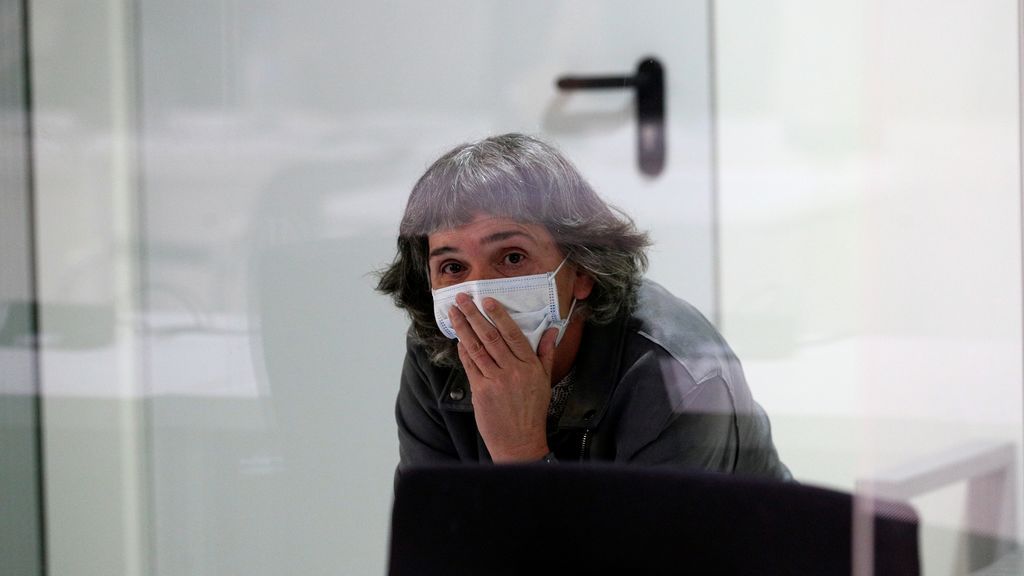 La exjefa de ETA  'Anboto' vuelve a sentarse en el banquillo para ser juzgada por ordenar el asesinato de Juan Carlos I