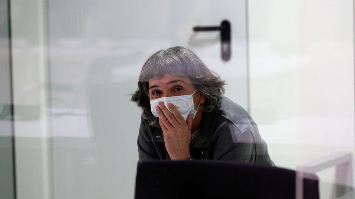 La exjefa de ETA 'Anboto' vuelve a sentarse en el banquillo para ser juzgada por ordenar el asesinato de Juan Carlos I La exjefa de ETA 'Anboto' vuelve a sentarse en el banquillo para ser juzgada por ordenar el asesinato de Juan Carlos I