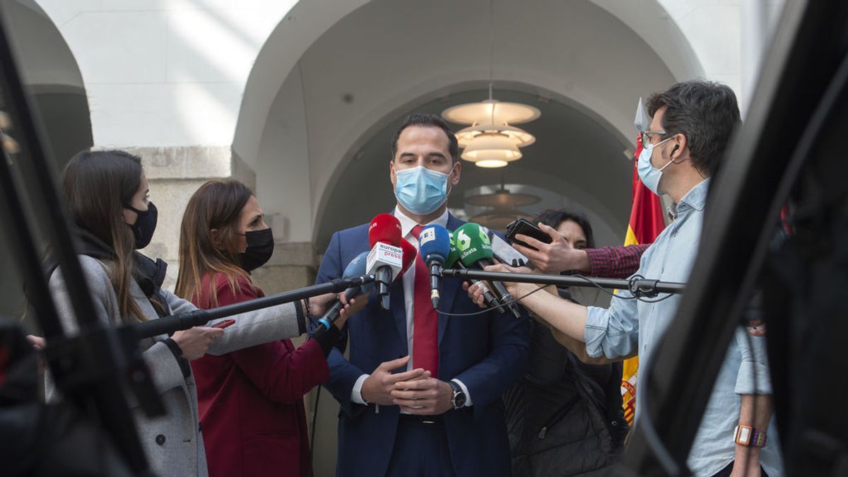 Aguado critica a los "poderosos que controlan medios de comunicación" y "alteran encuestas" Aguado critica a los "poderosos que controlan medios de comunicación" y "alteran encuestas"