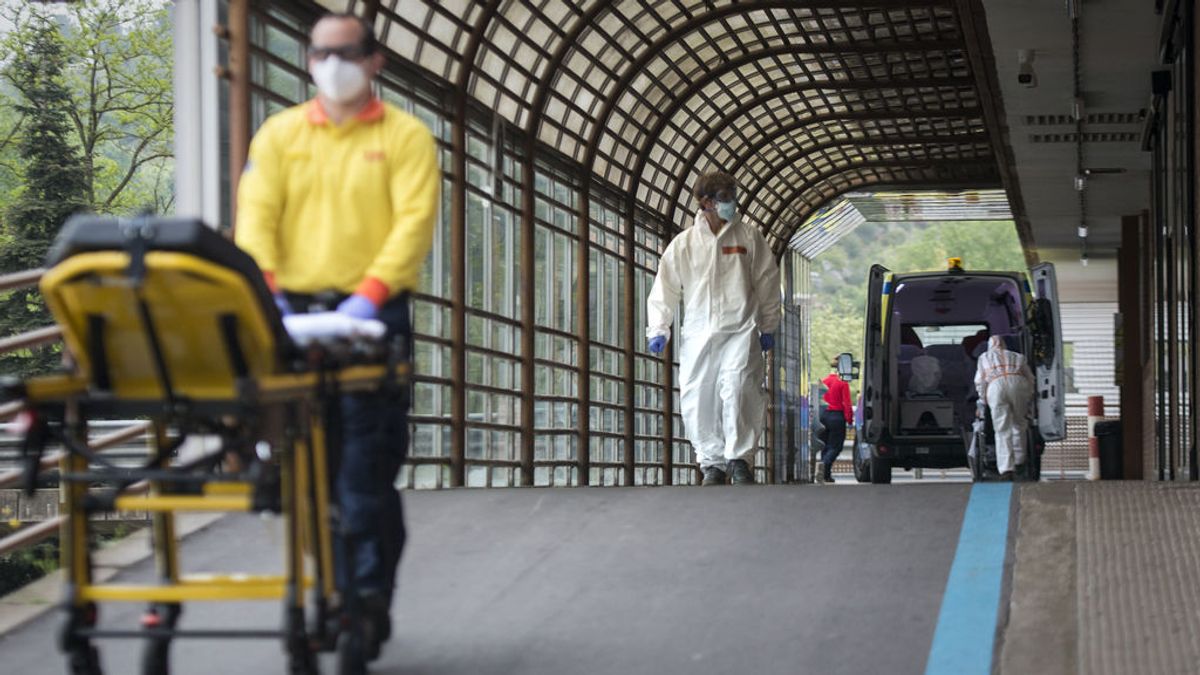Cataluña registra 15 muertes, 54 nuevas hospitalizaciones y 6 ingresos menos en UCI en las últimas 24 horas Cataluña registra 15 muertes, 54 nuevas hospitalizaciones y 6 ingresos menos en UCI en las últimas 24 horas