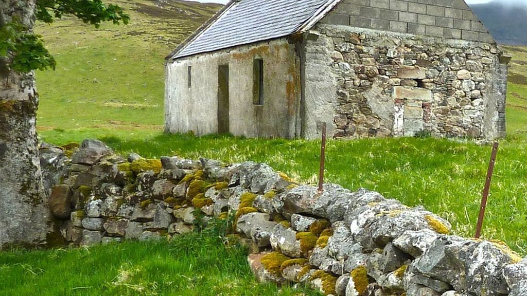 Construye un bungaló en su jardín y encuentra las ruinas de un palacio episcopal: le obligan a pagar los costes de la investigación Construye un bungaló en su jardín y encuentra las ruinas de un palacio episcopal: le obligan a pagar los costes de la investigación