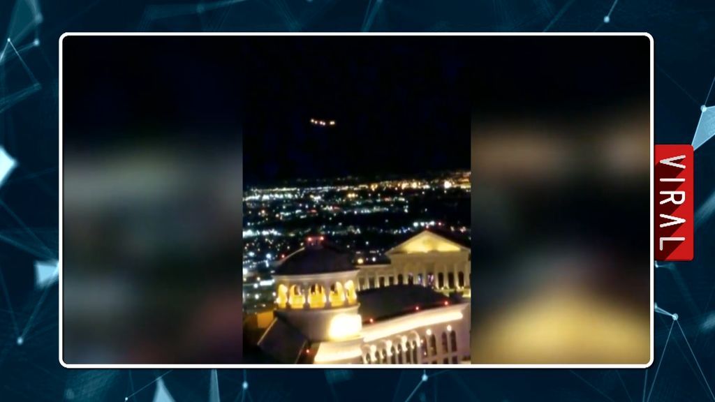 Un objeto volador y luminoso captado por decenas de personas en Las Vegas: el misterio qué se esconde tras él