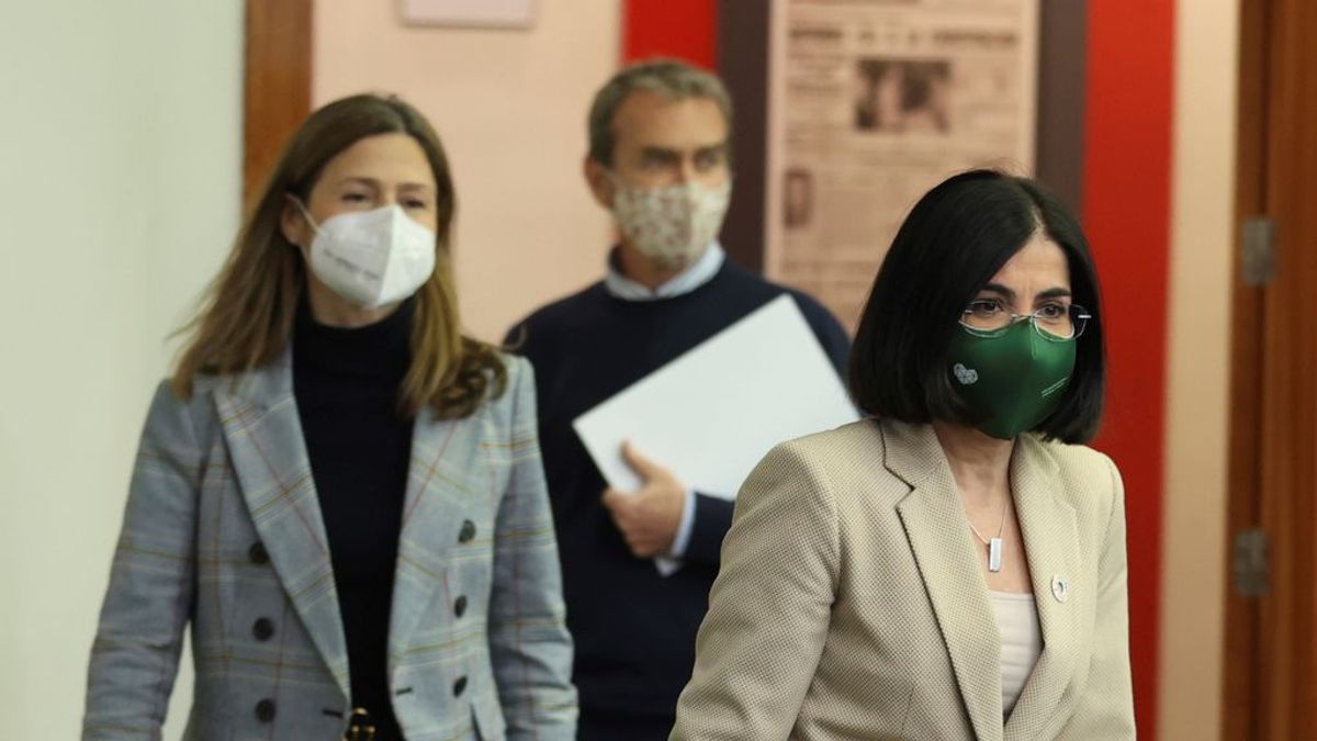 Dudas tras la suspensión de AstraZeneca: del retraso en la vacunación a la incertidumbre de los inoculados Dudas tras la suspensión de AstraZeneca: del retraso en la vacunación a la incertidumbre de los inoculados