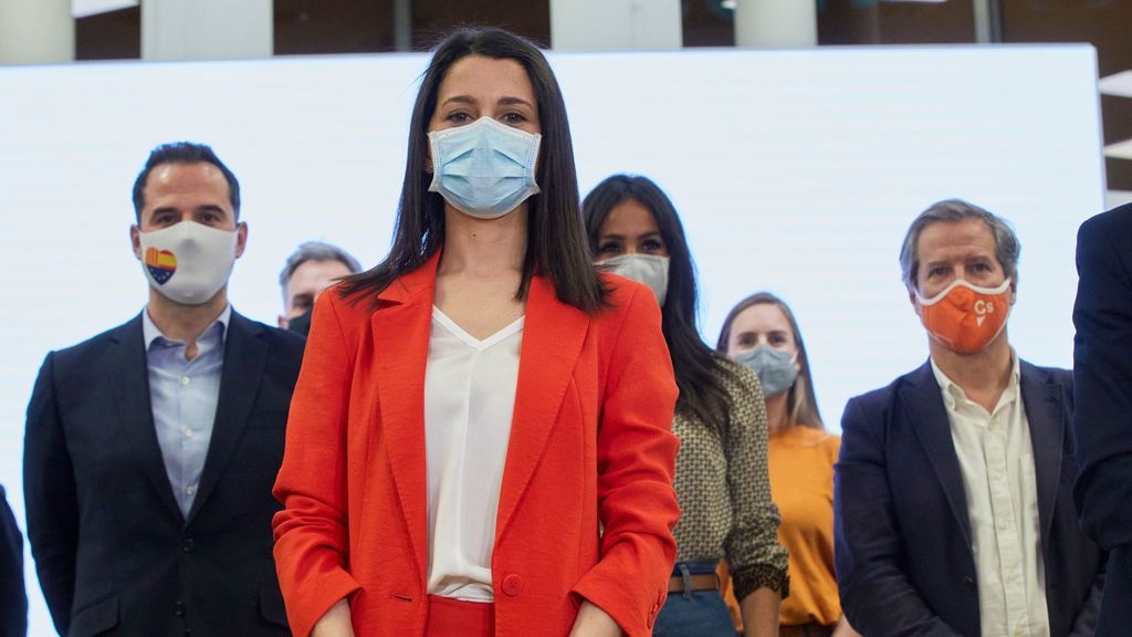 Arrimadas reconoce errores pero no dimite