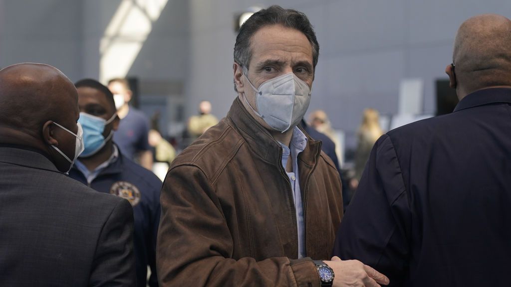 Andrew Cuomo, la caída del gobernador de Nueva York: aumenta la presión para que dimita