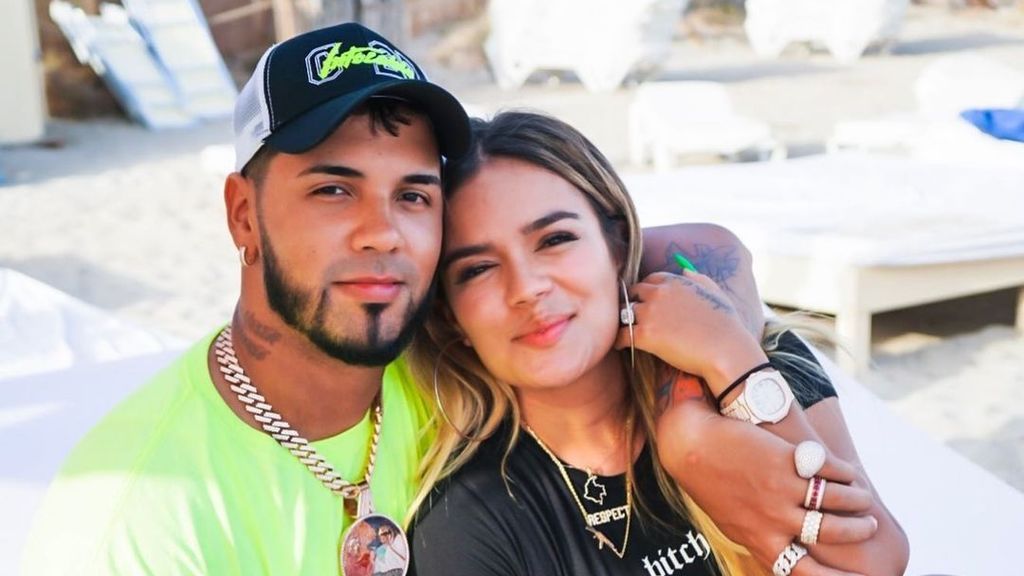 Karol G y Anuel AA han roto, según varios medios estadounidenses: las pruebas que confirmarían el fin de relación