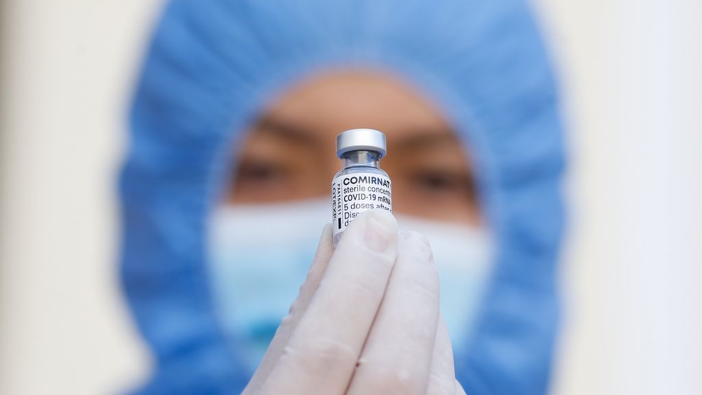 Europa pacta un adelanto de 10 millones de dosis de Pfizer ante posibles "huecos de suministro"