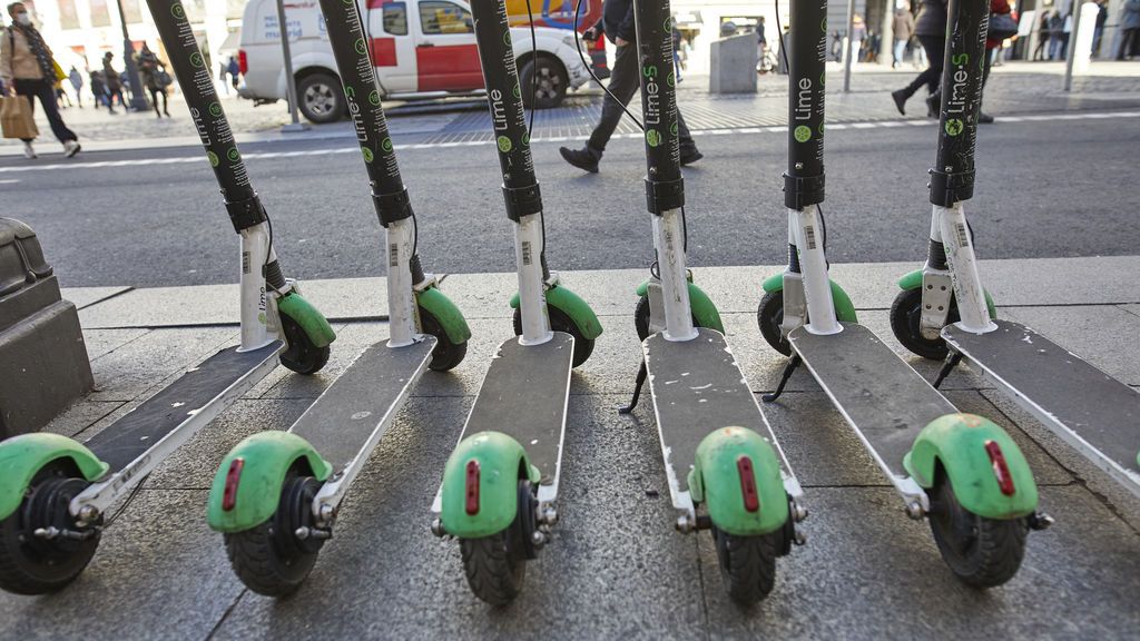 Encuesta: ¿debería endurecerse la legislación de los patinetes eléctricos?