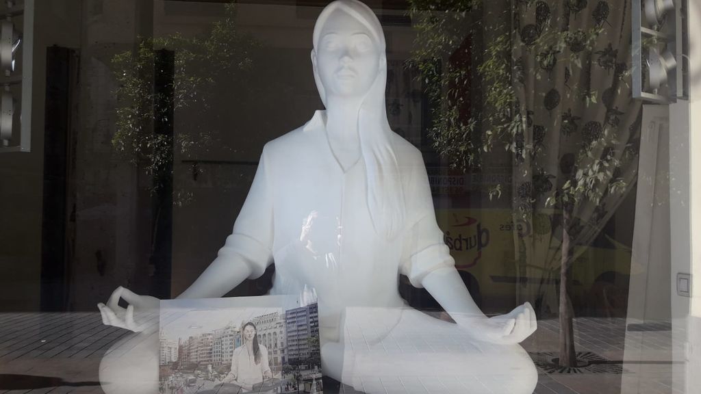 El comercio de Valencia planta las fallas en sus escaparates