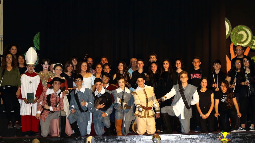Compañía al completo