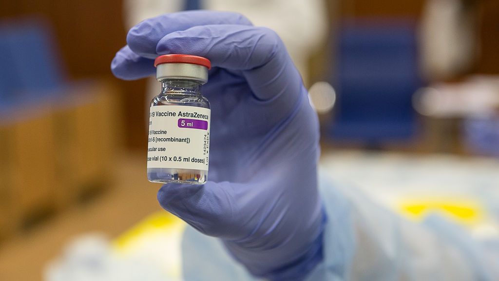 La OMS pide seguir vacunando con AstraZeneca: "Los beneficios superan sus riesgos" La OMS pide seguir vacunando con AstraZeneca: "Los beneficios superan sus riesgos"