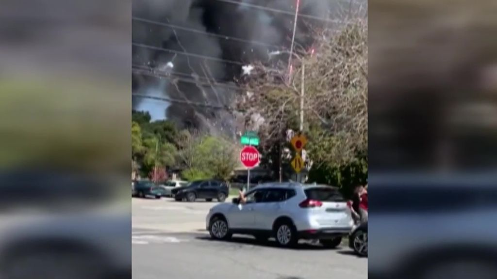 Dos muertos en una explosión de fuegos artificiales en California