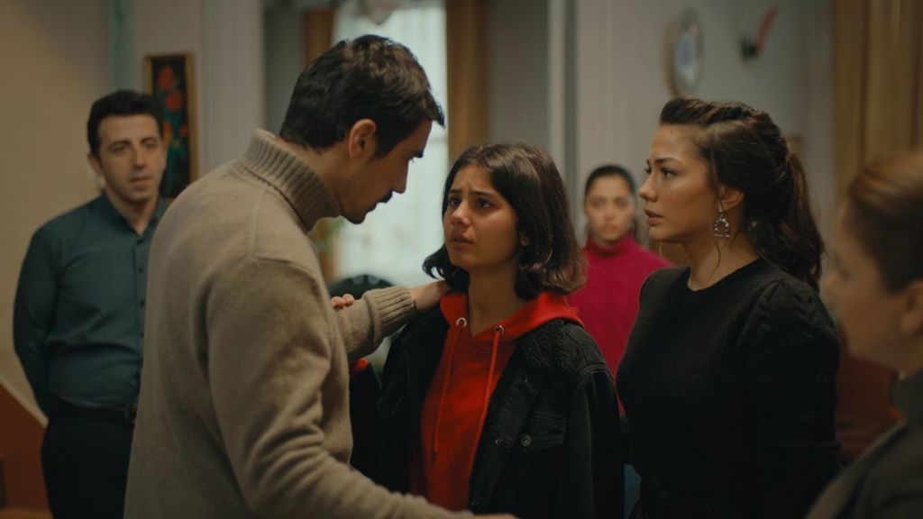 El padre de Zeynep arruina su posibilidad de formar una familia