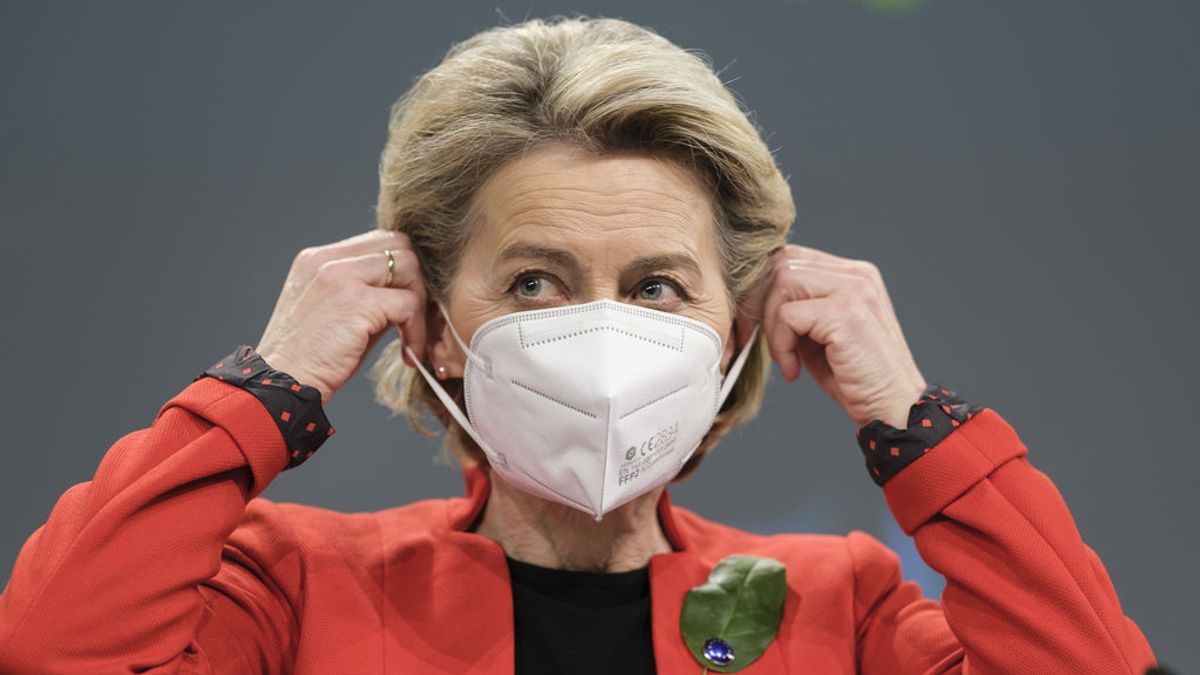Von der Leyen amenaza con bloquear la exportación de vacunas a Reino Unido para asegurar el suministro de la UE Von der Leyen amenaza con bloquear la exportación de vacunas a Reino Unido para asegurar el suministro de la UE