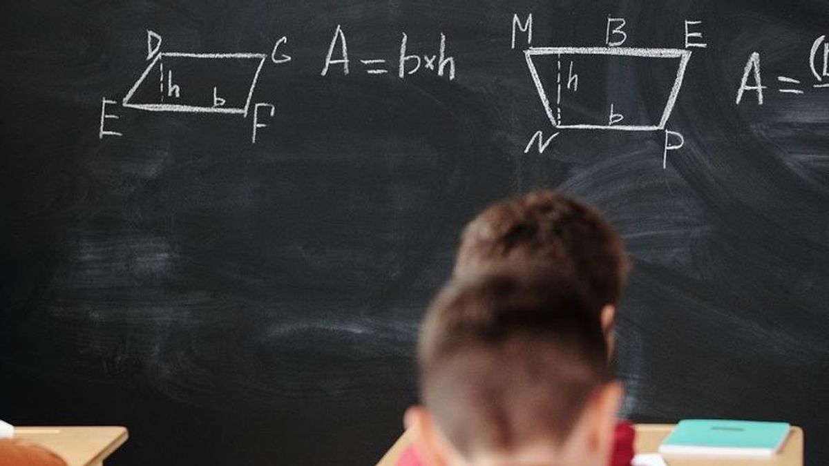 La Fiscalía pide 11 meses de cárcel para los padres de Asturias que no llevan a sus hijos a clase por la covid La Fiscalía pide 11 meses de cárcel para los padres de Asturias que no llevan a sus hijos a clase por la covid
