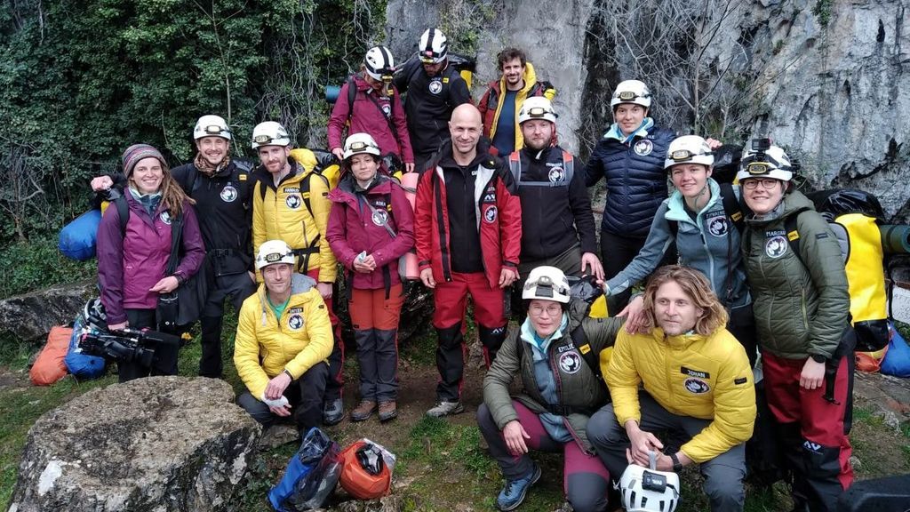 participantes-aislamiento-cueva-experimento-francia