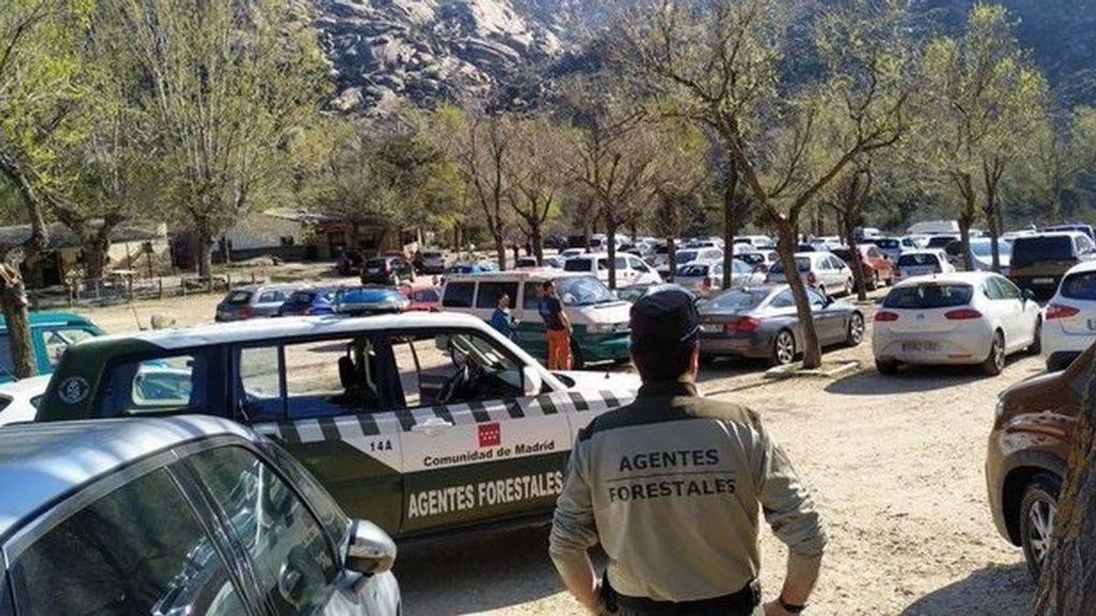 Nueve pueblos de la Sierra de Madrid piden ayuda ante la previsible avalancha de turistas de la capital Nueve pueblos de la Sierra de Madrid piden ayuda ante la previsible avalancha de turistas de la capital