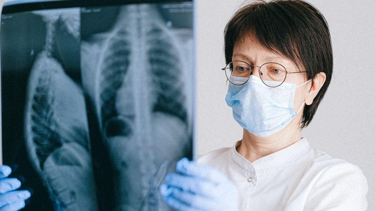 Los mayores de 65 tienen una protección del 47 % ante un segundo contagio y los jóvenes, del 80 % Los mayores de 65 tienen una protección del 47 % ante un segundo contagio y los jóvenes, del 80 %