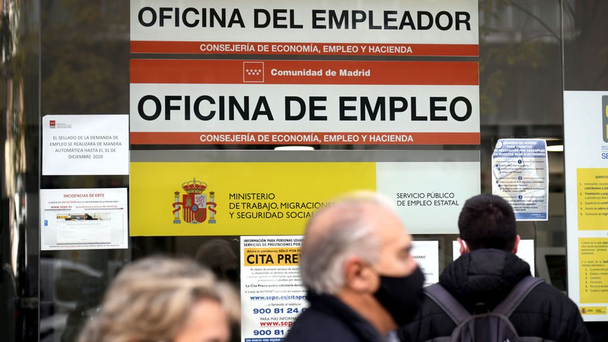 El SEPE pide voluntarios para trabajar el fin de semana y recuperar papeleo tras el ciberataque El SEPE pide voluntarios para trabajar el fin de semana y recuperar papeleo tras el ciberataque