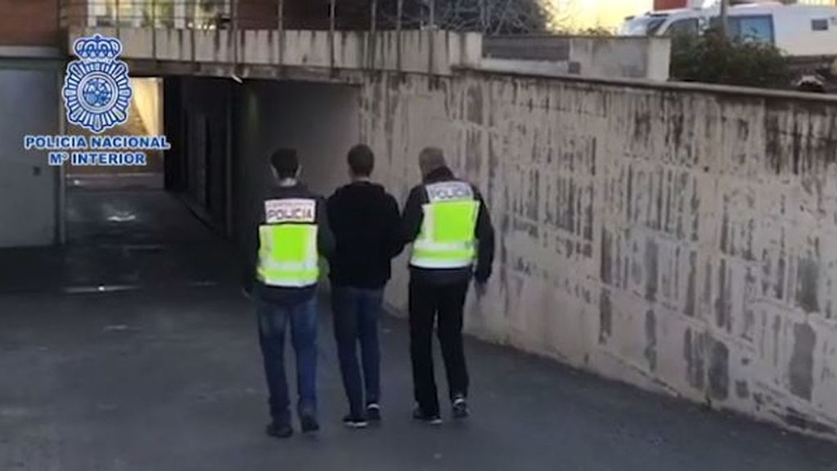 Tres detenidos por agredir a los policías en la concentración de apoyo a Pablo Hásel en Madrid Tres detenidos por agredir a los policías en la concentración de apoyo a Pablo Hásel en Madrid