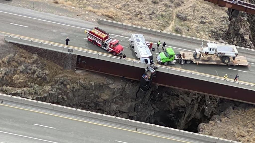 caravana-accidente-Idaho-puente
