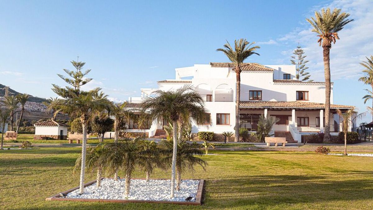Un hotel de cinco estrellas a punto de abrir sus puertas en Mojácar Un hotel de cinco estrellas a punto de abrir sus puertas en Mojácar