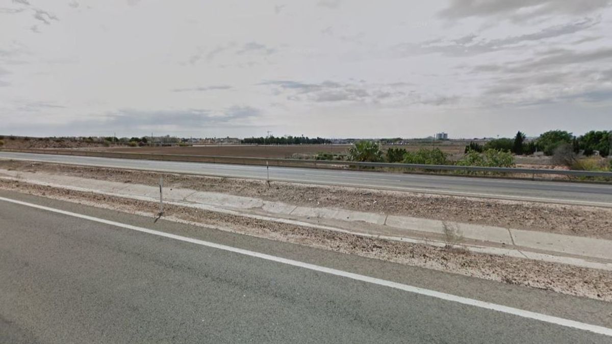 Encuentran dos cuerpos desnudos y mutilados en plena autopista en Murcia