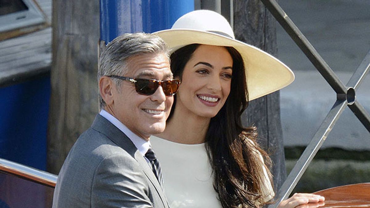 Amal Clooney, Emily Ratajkowski y otras celebrities que se casaron con pantalón