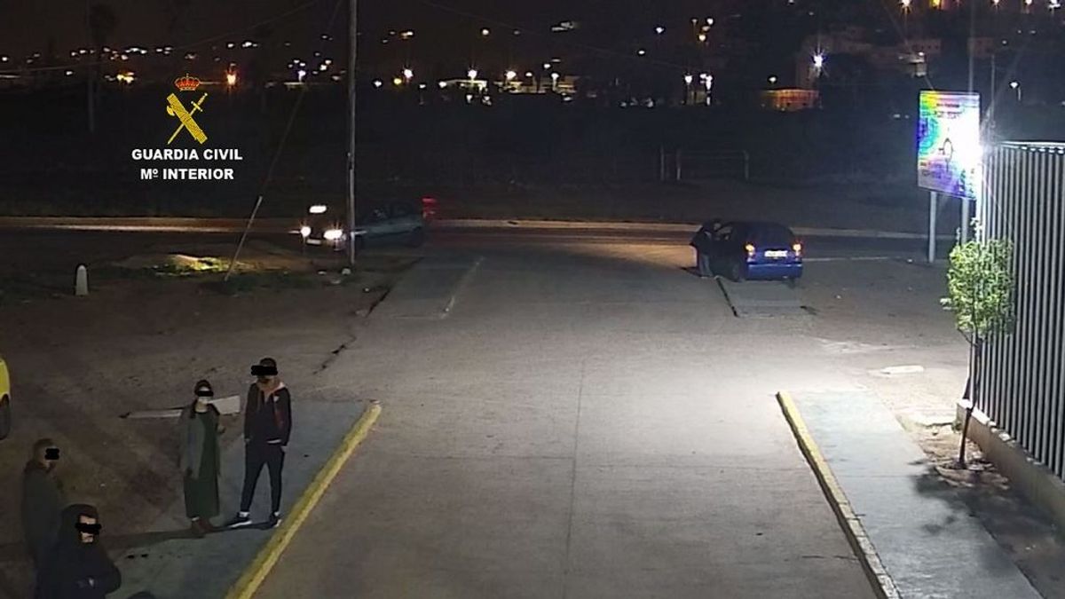 Tres detenidos por intentar robar y arrastrar con el coche a un inmigrante acogido en el CETI de Melilla Tres detenidos por intentar robar y arrastrar con el coche a un inmigrante acogido en el CETI de Melilla