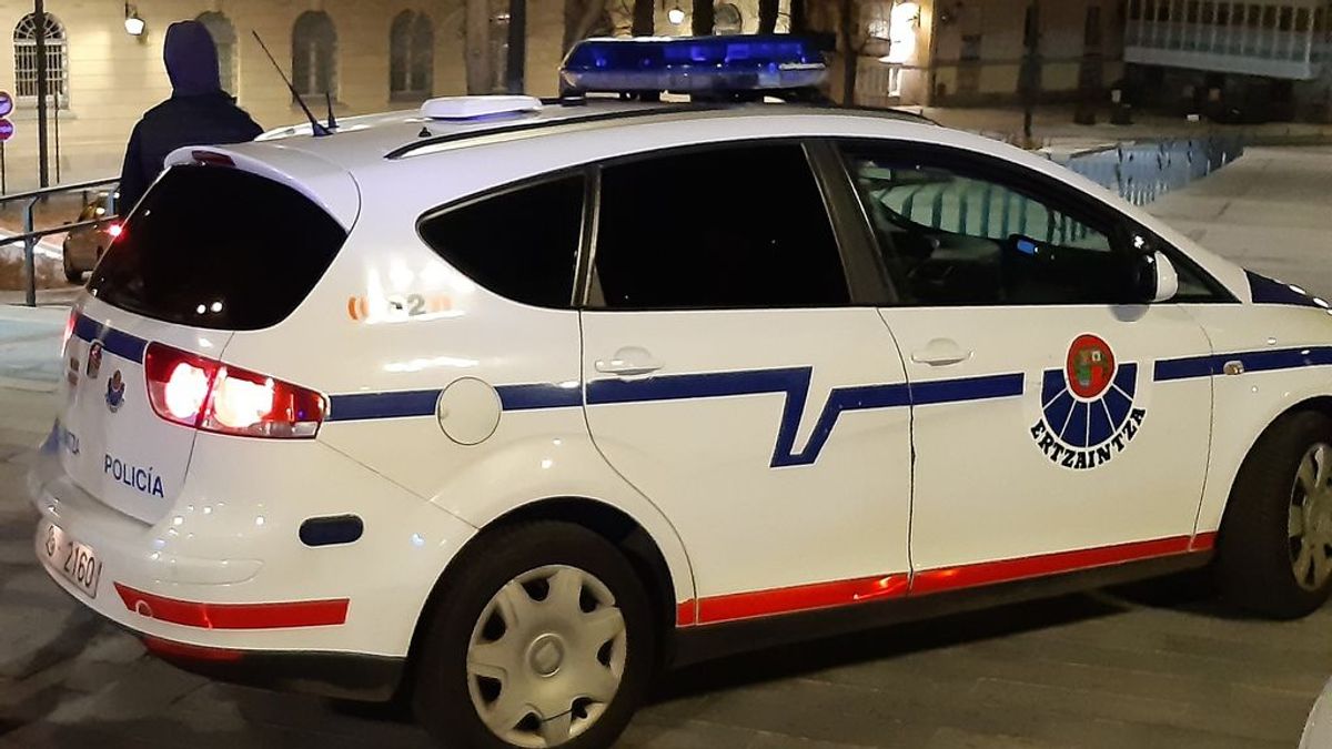 Detenido un joven de 18 años acusado de agredir sexualmente a una mujer en Vitoria Detenido un joven de 18 años acusado de agredir sexualmente a una mujer en Vitoria