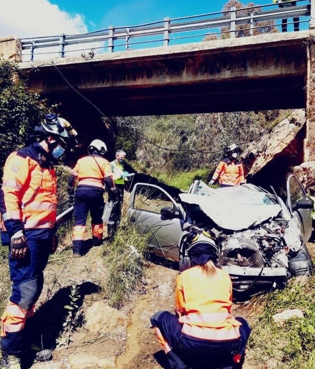 Bomberos del CPB en el accidente de la joven de Yunquera