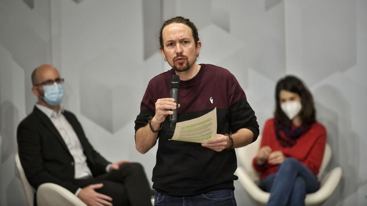 Iglesias avisa al PP de que "levantará las alfombras" si gobierna tras décadas de "robar a manos llenas" Iglesias avisa al PP de que "levantará las alfombras" si gobierna tras décadas de "robar a manos llenas"