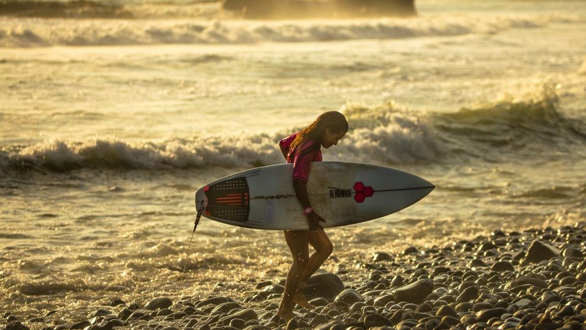 Una surfista fallece tras ser alcanzada por un rayo mientras entrenaba