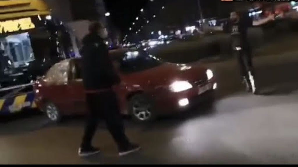Dos identificados tras exhibir simbología nazi e intentar interrumpir la manifestación antifascista pro-Hasél en Lleida Dos identificados tras exhibir simbología nazi e intentar interrumpir la manifestación antifascista pro-Hasél en Lleida