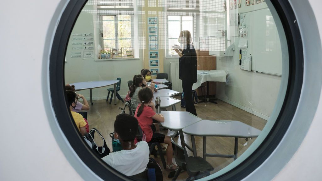 Los colegios israelíes podrán vetar al profesorado que se niegue a vacunarse Los colegios israelíes podrán vetar al profesorado que se niegue a vacunarse