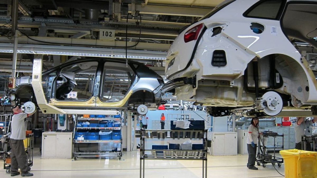 El mercado automovilístico español cerrará 2021 por debajo del millón de unidades, según Anfac El mercado automovilístico español cerrará 2021 por debajo del millón de unidades, según Anfac
