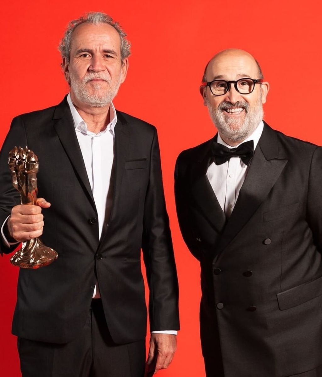 Willy Toledo entregó el Gaudí a Mejor actor protagonista a su amigo Javier Cámara por 'Sentimental'
