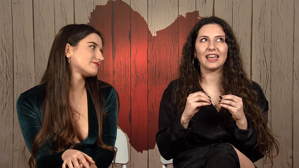 Andra y Carla en el programa 'First Dates'