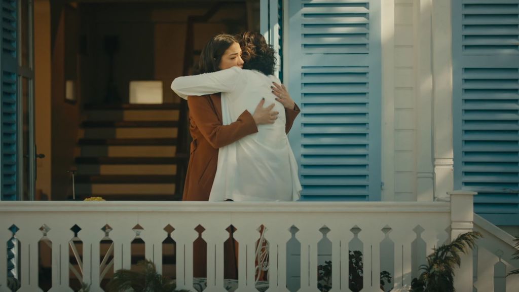 Zeynep se reconcilia con su madre Nermin