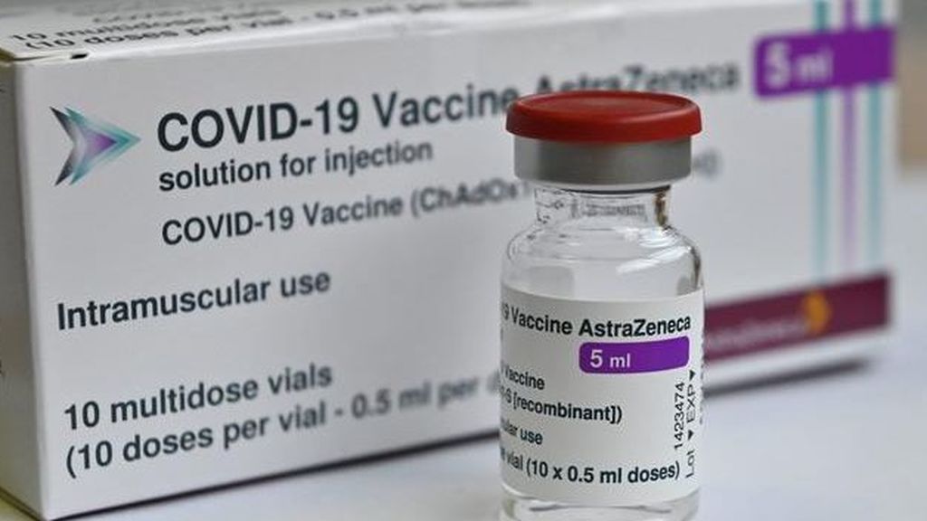 Las dudas sobre la vacuna de AstraZeneca desinflan las expectativas de cientos de españoles