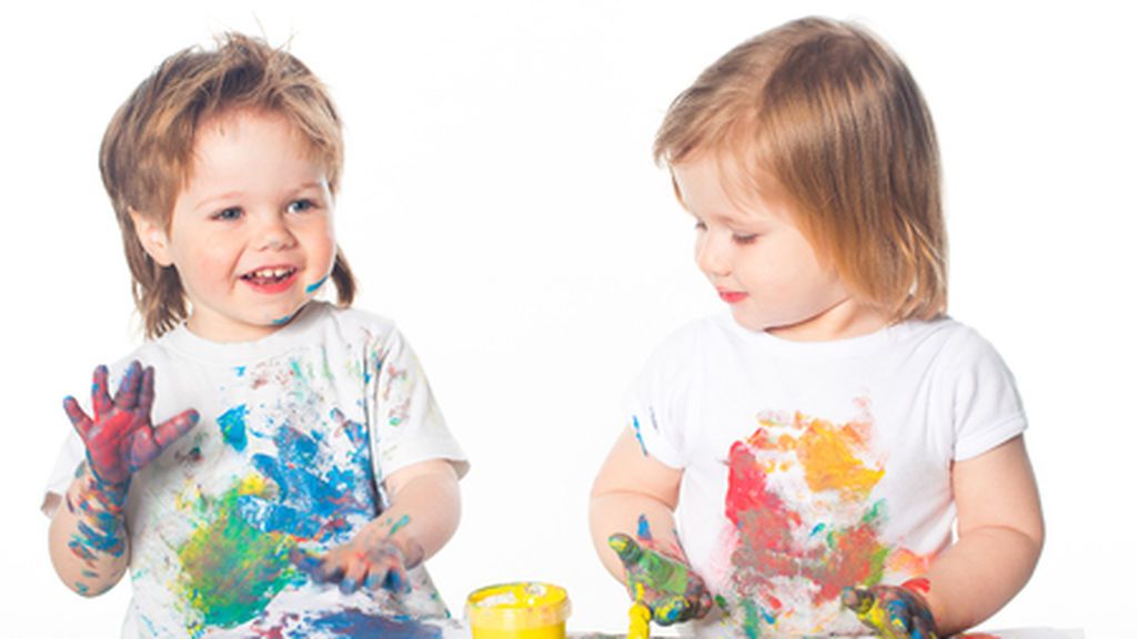 Los niños podrán experimentar nuevas texturas y colores con la pintura.