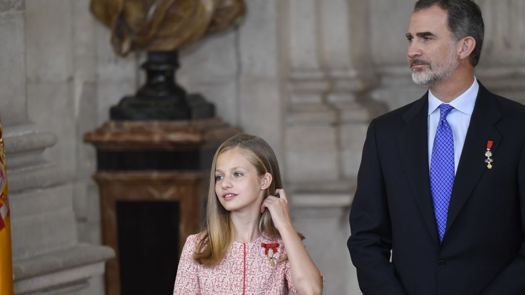 EuropaPress_3556149_princesa_asturias_leonor_borbon_rey_felipe_vi_acto_imposicion EuropaPress_3556149_princesa_asturias_leonor_borbon_rey_felipe_vi_acto_imposicion