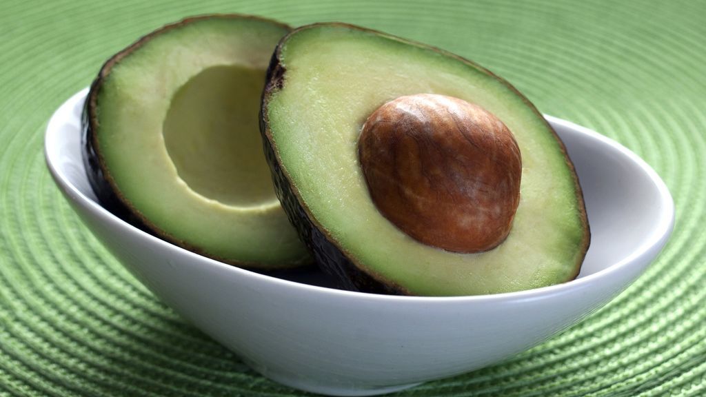 ¿Cómo conservar un aguacate abierto?