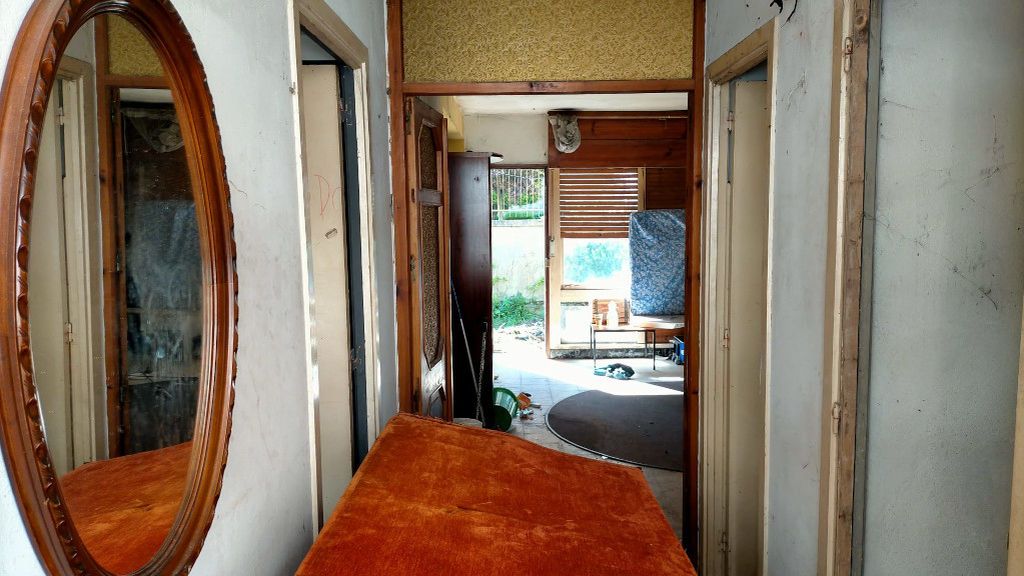 210323 INTERIOR CASA OKUPA