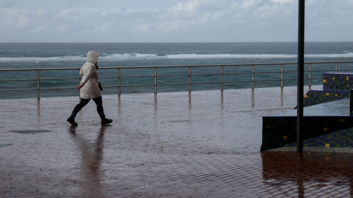 Una borrasca aislada provocará lluvias en Canarias y más calor en el resto de España