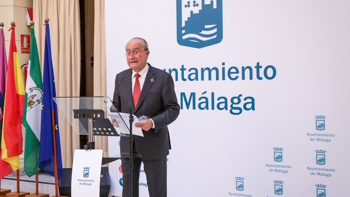 Críticas al alcalde de Málaga por defender “sacrificar nuestra movilidad” para garantizar “espacios seguros a los turistas” Críticas al alcalde de Málaga por defender “sacrificar nuestra movilidad” para garantizar “espacios seguros a los turistas”