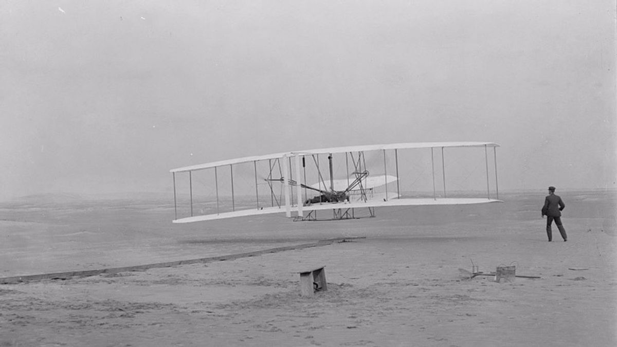 El Ingenuity lleva a Marte un trozo del avión de los hermanos Wright El Ingenuity lleva a Marte un trozo del avión de los hermanos Wright