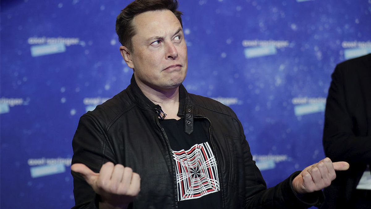 Elon Musk lo vuelve a hacer y ya se pueden comprar Tesla con bitcoin: así quiere convertirse, aún, en más millonario